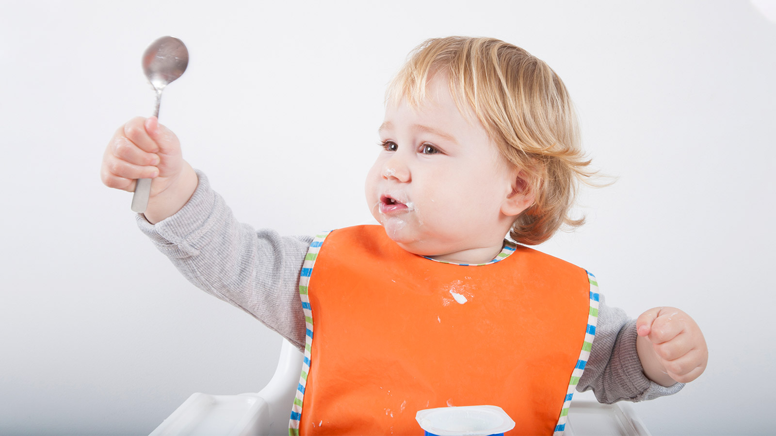 Cómo introducir el huevo en los bebés